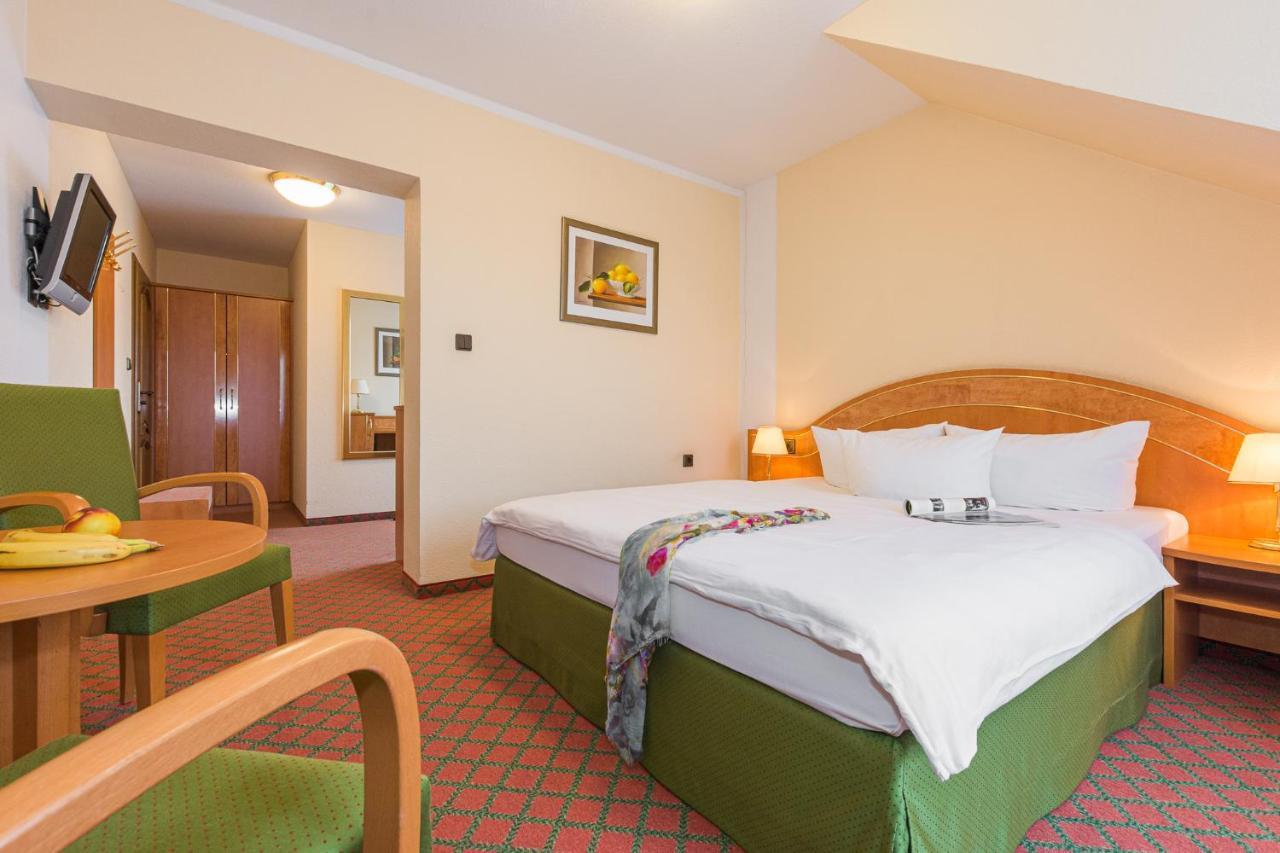 Lohmann's Kapeller Hof Hotel Langenfeld (North Rhine-Westphalia)